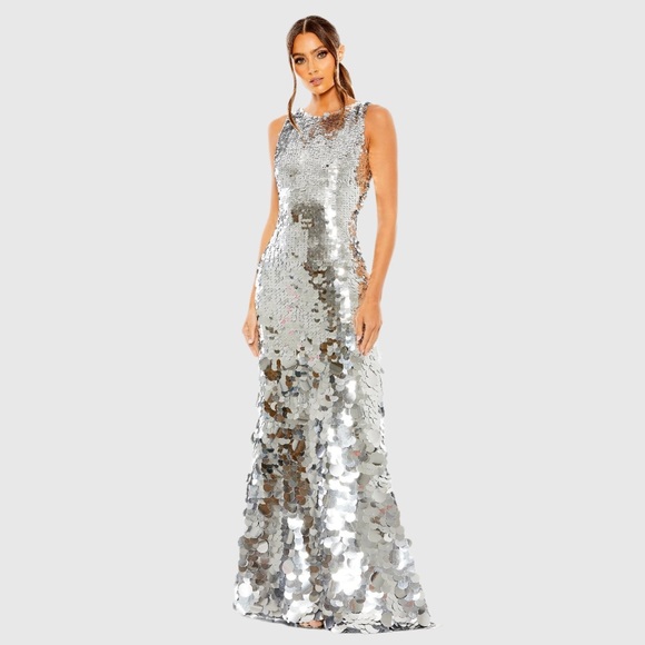 Mac Duggal Sleeveless Disc Sequin Silver Gown - Picture 1 of 6